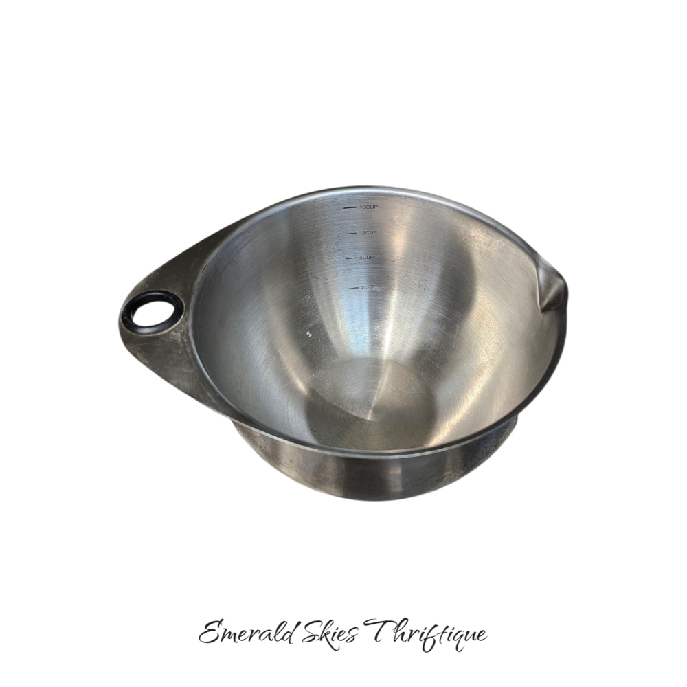 Pampered Chef Stainless Steel 16 Cup (4L) Mixing Bowl w/ Pour Spout & Handle.